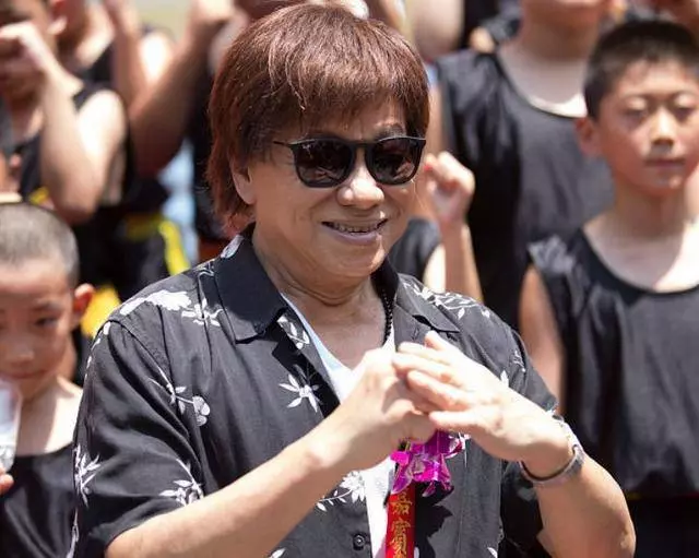 甄子丹打9個小混混不算什麼,他才是真的猛,一人將15個打進醫院!