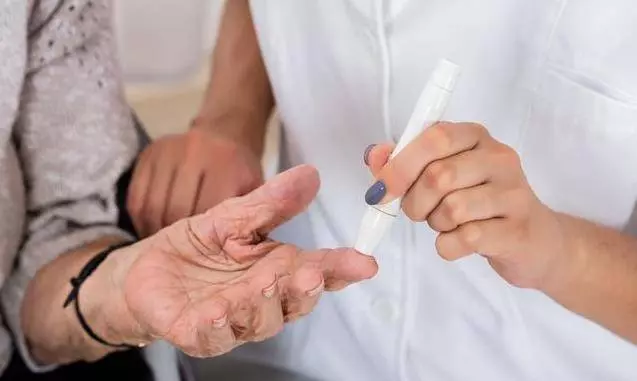尿酸高不用怕,多喝一種水,幫助排出尿酸,痛風不來擾!