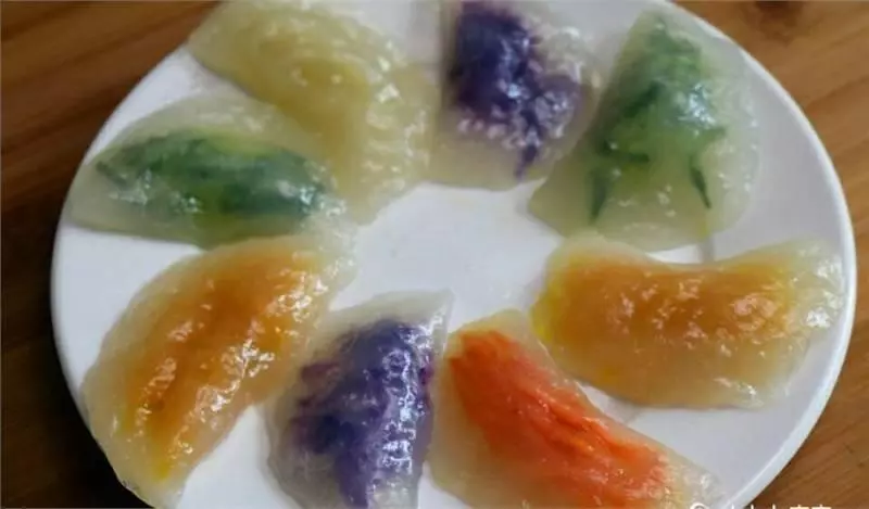 不用麵粉,只需5步,就可以做出五顏六色的水晶餃子,一出鍋全家都搶著吃