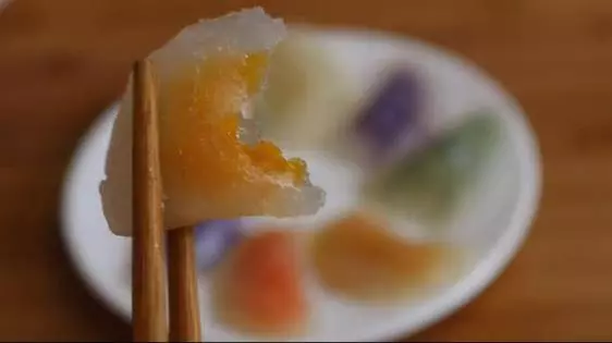 不用麵粉,只需5步,就可以做出五顏六色的水晶餃子,一出鍋全家都搶著吃
