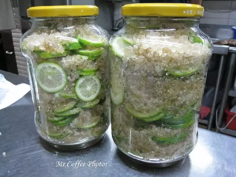 【自製檸檬酵素】很簡單,只需冰糖和檸檬全搞定,檸檬不要只是泡水喝了,快來DIY吧