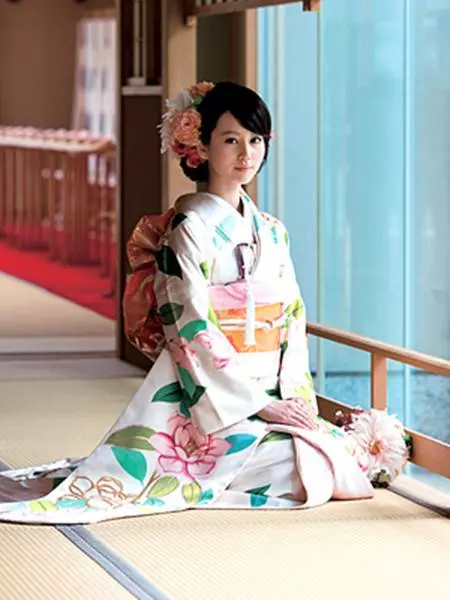 日本女性穿和服的時候都「不穿內褲」呢?日本女性開始穿內褲不是為了遮羞,而是為了……
