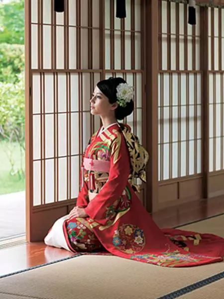 日本女性穿和服的時候都「不穿內褲」呢?日本女性開始穿內褲不是為了遮羞,而是為了……