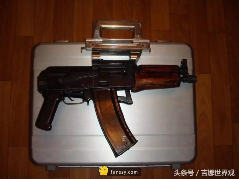 盤點15個「前蘇聯特務」真正用過的秘密武器 #10,大便監聽器不會被人家用水沖走嗎?~~大家來看看吧