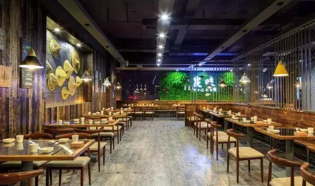 我們研究了100家餐廳:發現生意好的都有20個特徵!