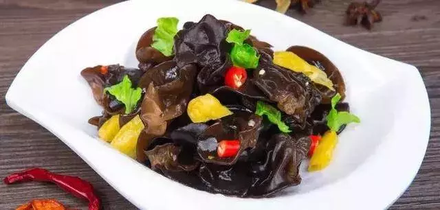 我們研究了100家餐廳:發現生意好的都有20個特徵!