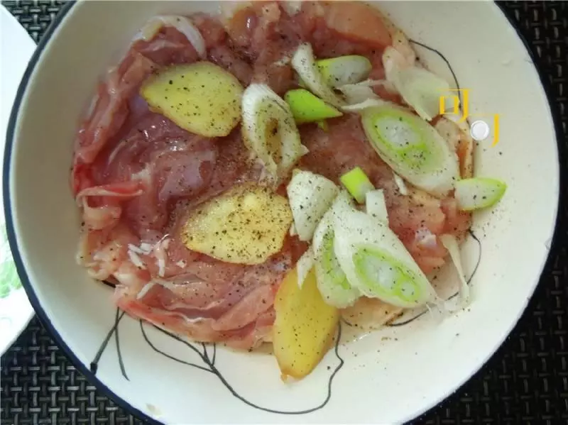 這大概是最好吃的雞腿做法,肉嫩多汁,酸甜可口,拌米飯太香