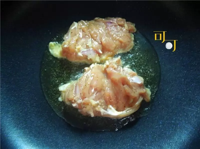 這大概是最好吃的雞腿做法,肉嫩多汁,酸甜可口,拌米飯太香