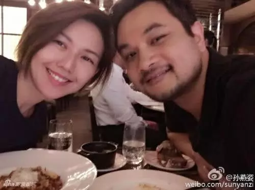 孫燕姿首曬6歲兒子與二胎女兒合照,皮膚黝黑遭網友喊話:太瘦了!