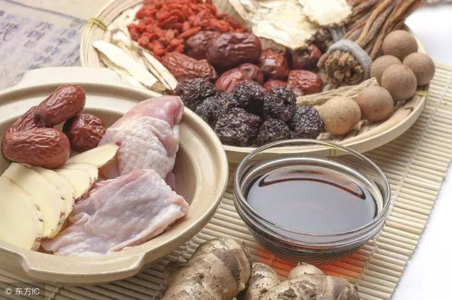 「桂圓」搭3種食物緩解失眠「補氣血」,體質虛冷的人最適合吃