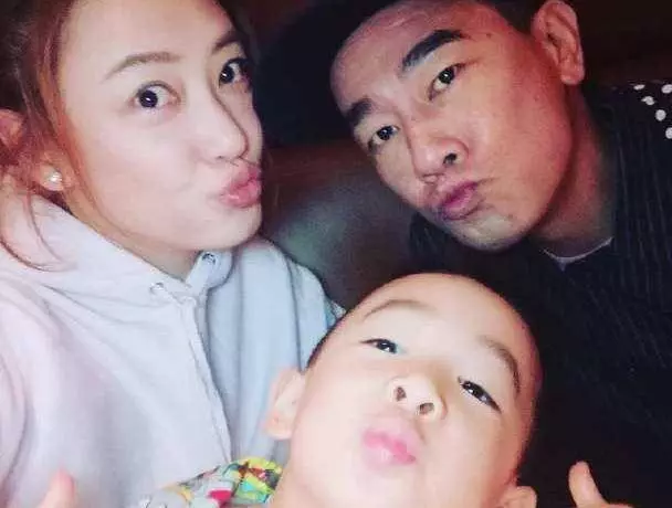 陳小春想換車,想了整整10年,妻子始終不同意!應采兒的眼光沒錯!