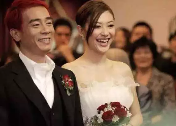 陳小春想換車,想了整整10年,妻子始終不同意!應采兒的眼光沒錯!