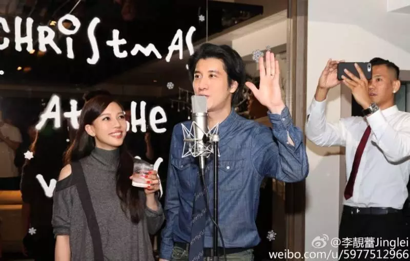 高學歷卻甘做「王力宏背後的女人」,還為愛冠夫姓!賢淑能幹的李靚蕾被丈夫稱為「Superwife」!