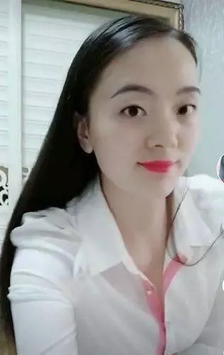 「蜜桃姐」靠背影走紅,吸粉點贊無數!網友我不該看正臉的!