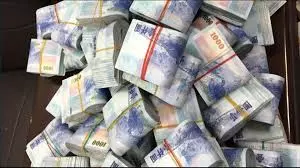 善用10塊錢,52天多存1萬元!朋友一個月才22k卻買車買房,原來靠得都是....