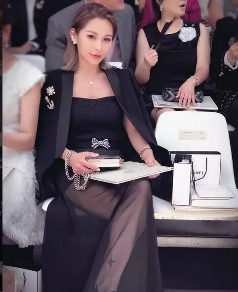 洗米嫂再曬美照,網友:大勢已去,決定老公忠心的從來不是美貌~~
