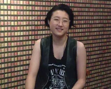成龍媽媽長相大曝光,原來吳卓林竟和奶奶長得一模一樣,網友:奶奶的基因真厲害~