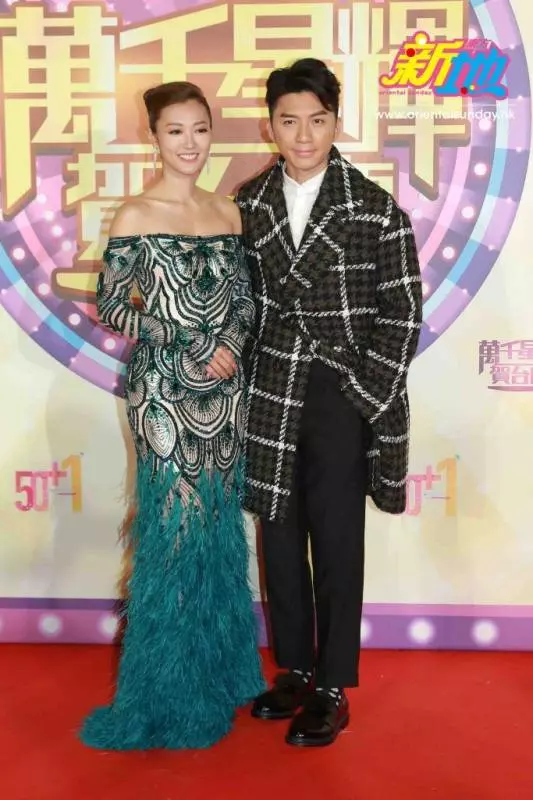 《2018萬千星輝賀台慶》紅地毯上,她靠這身服裝成為全場焦點,比「胸」狠更凶!網友:她不贏就假啦~