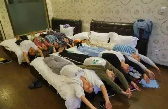 「頸部拉筋法」教你做做頸椎操,頸椎病,肩周炎都管用!