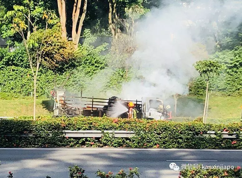 【新加坡】親眼目睹西海岸汽車自燃爆炸! 畫面太驚悚了!