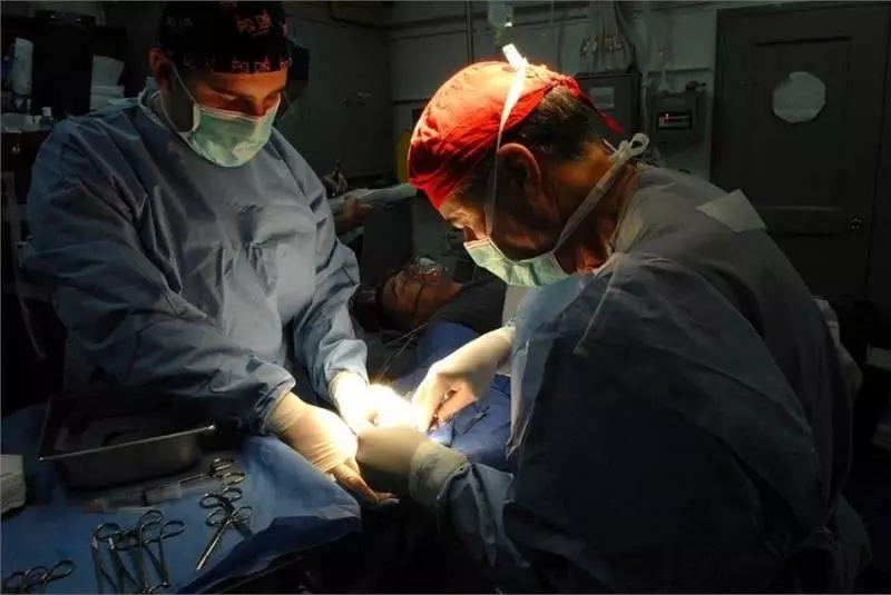 她體檢才發現「自己的右腎不見了」,老公冷笑:「你12年前嫁妝給太少」意外揭穿可怕陰謀~
