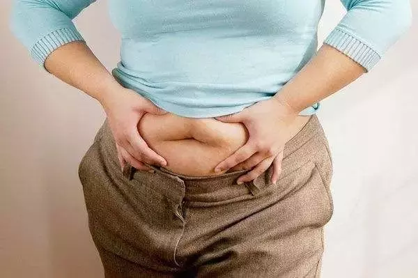 女性在衰老的時候,【下半身】會有3個表現,若你一個都沒有,恭喜你