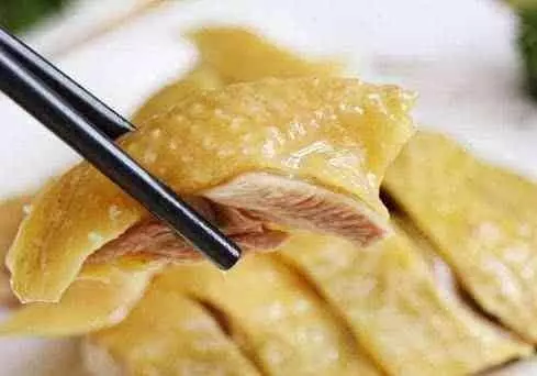 客家嫂子:煮白切雞時,萬萬記住這「3點」,皮脆肉嫩超入味!