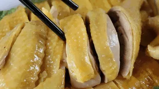 客家嫂子:煮白切雞時,萬萬記住這「3點」,皮脆肉嫩超入味!