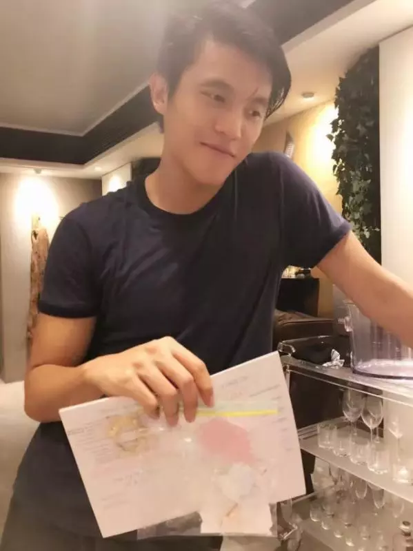 最猛星二代!馬德鍾20歲高顏值+健碩兒子帥炸天,和爸爸Brother到像兄弟多過像父子