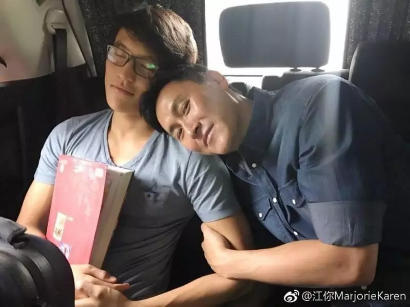 最猛星二代!馬德鍾20歲高顏值+健碩兒子帥炸天,和爸爸Brother到像兄弟多過像父子