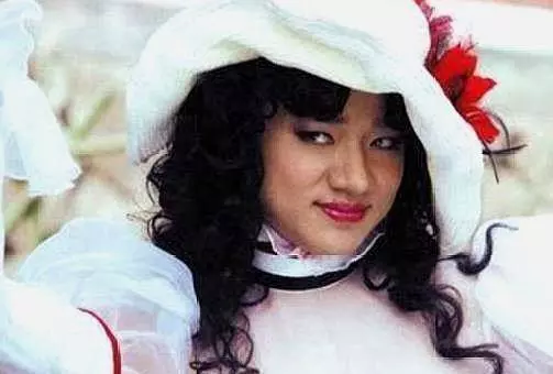 王祖藍公開女兒長相,鼻大唇厚,網友:最擔心的事還是發生了~