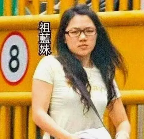 王祖藍公開女兒長相,鼻大唇厚,網友:最擔心的事還是發生了~