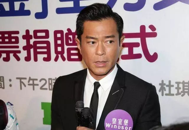 女子跪求古天樂希望借100萬治病,古天樂回應了9個字,網友:漂亮!