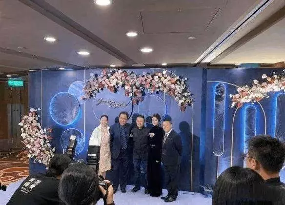 藍潔瑛死後風波再起,曾志偉終於首次公開露面!