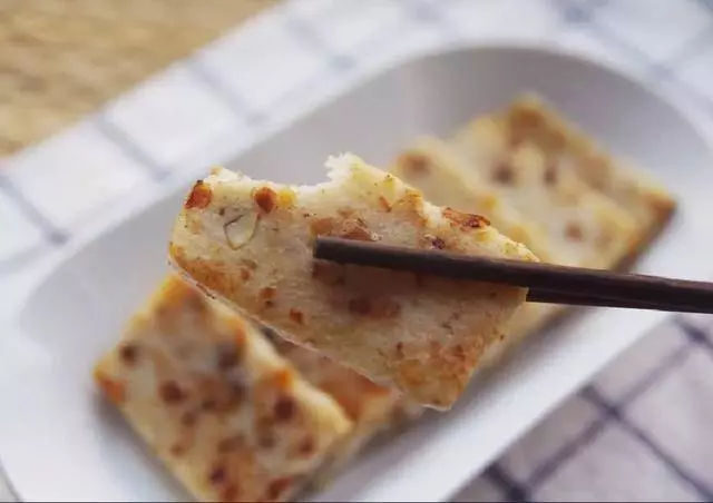 阿基師的經典廣式蘿蔔糕做法,蘿蔔做的比肉香,香甜軟糯很好吃,做法也簡單!