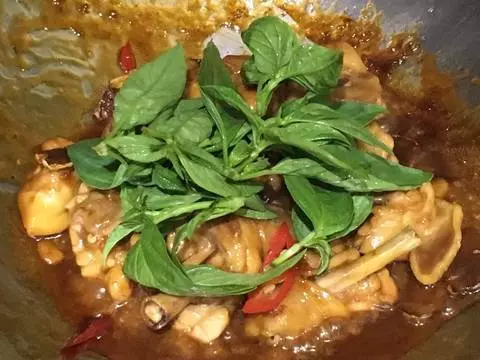 三杯雞在家應該怎麼做?阿基師毫不保留分享秘訣,味道香醇,簡單易學!