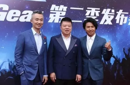 又一主持人因病離開舞台,他的妻子只有23歲~~~
