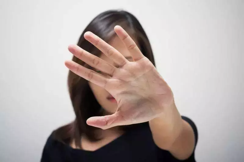 又是酒精惹的禍?酷航商務艙男乘客飛行途中非禮美女空姐,被判坐牢3星期!