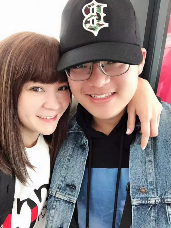 腦溢血陷昏迷36天!兒女探病道別,袁惟仁泛淚不肯放手!