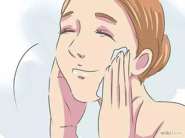 一個女人看起來老不老?就看這14個生活習慣,洗臉時…