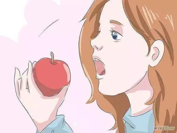 一個女人看起來老不老?就看這14個生活習慣,洗臉時…
