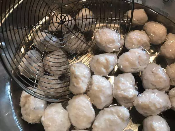 叔叔專做魚丸32年,教您做真正的魚丸,純魚肉製作不加粉,Q彈香嫩特別好吃!