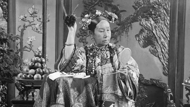 慈禧死前找「100個小孩」,來滿足她一個「變態願望」,專家挖開慈禧墓後,看到都崩潰!