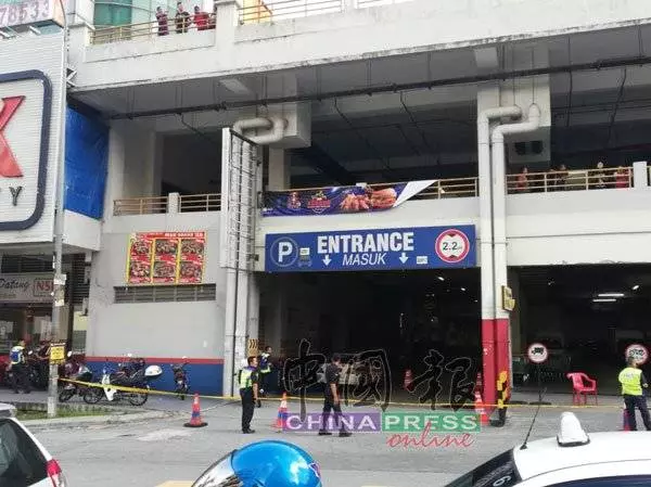 趁假期打槍NSK金店 5匪遭擊斃1活擒 | 中國報 China Press