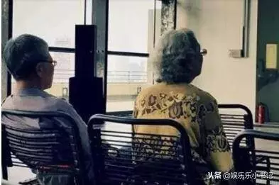 陳小春微博發文,思念雙親恩情