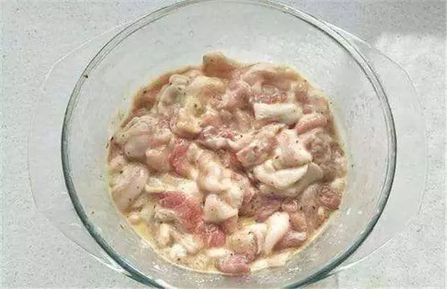 40年大廚:不管炒什麼肉,不能加澱粉,很多人都錯了!想要肉片香嫩入味,其實很簡單!