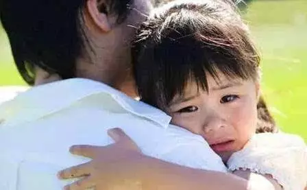 父母常說「太貴了,我們買不起」,孩子竟會變這樣!你還在經常說嗎?