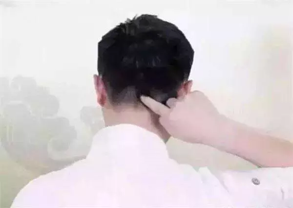 這「3個動作」千萬不要做,非常容易引起腦血管崩裂!