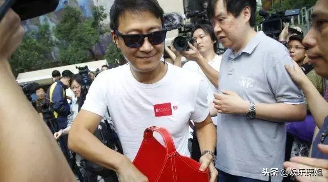 樂基兒懷孕4個月還挺孕肚運動,大汗淋漓的畫面讓人憂心~~~