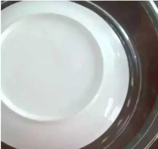 原來煎蛋時要加這樣東西,難怪飯店做的又香又滑!
